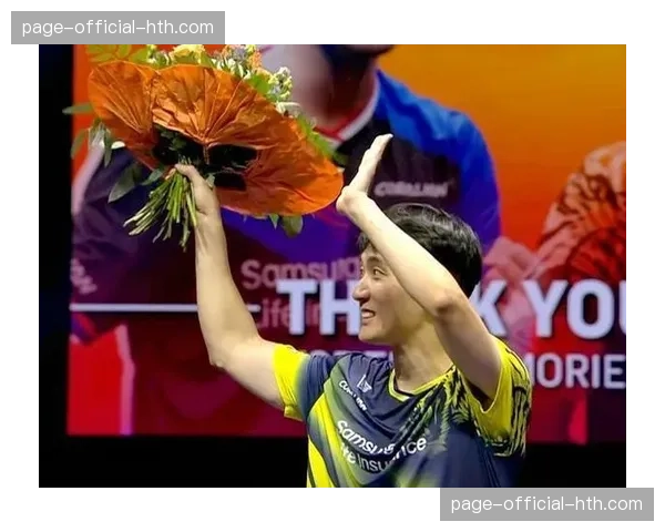 特写：韩国老将李尚洙赛后落泪，感谢主场球迷支持