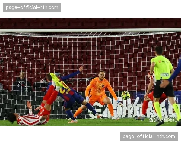 通讯:诺坎普的叹息——记录巴萨一次因区域防守漏人导致的致命失球 通讯:诺坎普的叹息——记录巴萨一次因区域防守漏人导致的致命失球